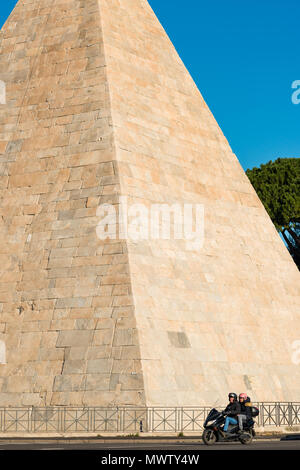 The Pyramid of Caius Cestius, an ancient pyramid, near the Porta San Paolo and the Protestant Cemetery, Rome, Lazio, Italy, Europe Stock Photo