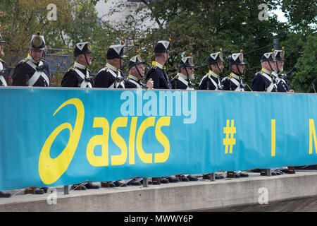 ASICS Stockholm (STHLM) Marathon 2018. Close view of The musketeers of the Royal Lifeguards Infantry of Sweden, looking at the marathon area over the bridge. Stockholm, Sweden. 2nd June 2018. Credit: BasilT/Alamy Live News Stock Photo