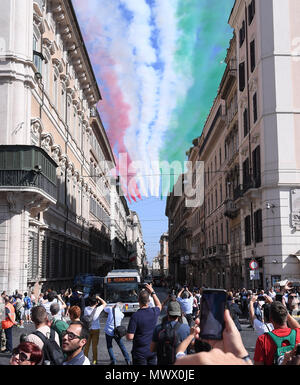 Rome, Italy. 2nd June, 2018. The Italian Frecce Tricolori aerobatic squad perform during the ceremony marking the Republic Day in Rome, Italy, on June 2, 2018. Credit: Alberto Lingria/Xinhua/Alamy Live News Stock Photo