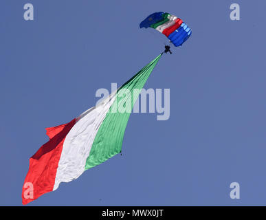 Rome, Italy. 2nd June, 2018. An Italian Army parachutist performs during the ceremony marking the Republic Day in Rome, Italy, on June 2, 2018. Credit: Alberto Lingria/Xinhua/Alamy Live News Stock Photo