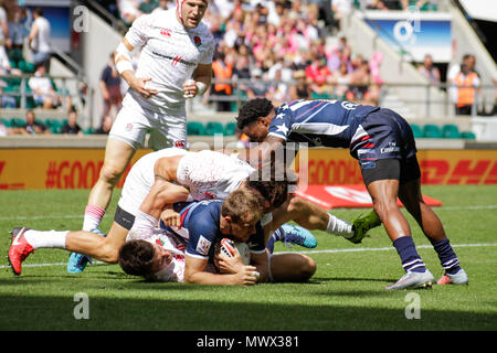 London, UK. 2nd June 2018. England v USA at the HSBC London Sevens World Series at Twickenham. USA beat England 31-14 in their Pool C match. Credit: Elsie Kibue / Ģ����ý Live News Stock Photo