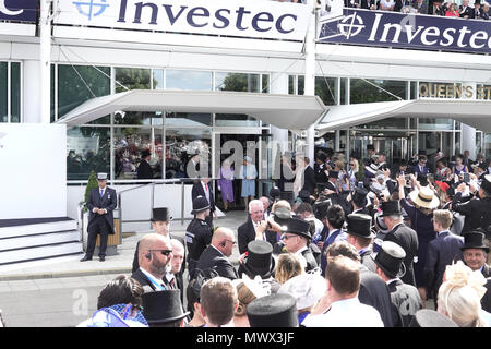 Epsom Downs, Surrey, UK., 2nd June, 2018 HRH The Queen walks to the Parade Ring to view the competing horses in the Investec Derby  on the Surrey Downs. Credit: Motofoto/Alamy Live News Stock Photo