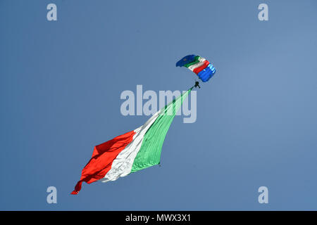 Rome, Italy. 2nd June 2018. Italian Republic Holiday tribune authority Parachutist with the tricolor Credit: Giuseppe Andidero/Alamy Live News Stock Photo