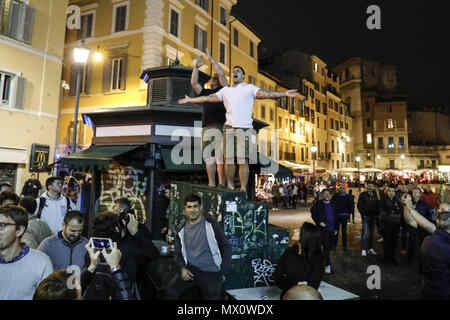 Liverpool fans in Rome ahead of the UEFA Champions League - Semi Final 2nd Leg against Roma  Featuring: Atmosphere Where: Rome, Italy When: 01 May 2018 Credit: IPA/WENN.com  **Only available for publication in UK, USA, Germany, Austria, Switzerland** Stock Photo