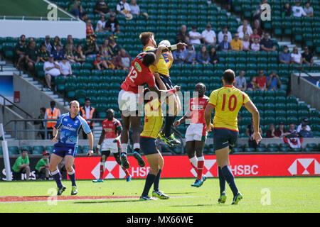 London, UK. 3rd June 2018. Kenya v Spain in the Challenge Trophy quater final on day two of the HSBC London Sevens World Series at Twickenham. Kenya won the match 38-0 advancing to the semi final against Argentina. Credit: Elsie Kibue / Alamy Live News Stock Photo