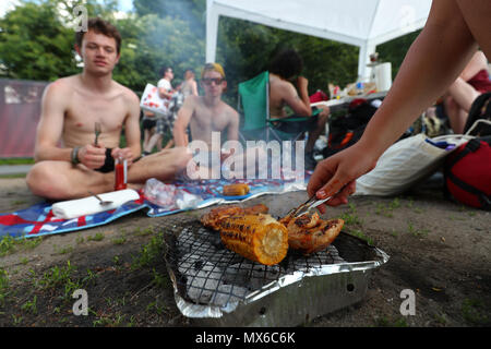 Einweggrill hi-res stock photography and images - Alamy