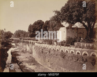 . English: Panchakki and water channel Aurangabad . 1880s.   Lala Deen Dayal  (1844–1905)     Alternative names Raja Deen Dayal  Description Indian photographer  Date of birth/death 1844 5 July 1905  Location of birth/death Sardhana Mumbai  Authority control  : Q1182338 VIAF: 94369161 ISNI: 0000 0000 8166 9953 ULAN: 500037191 LCCN: n79141503 GND: 129514721 WorldCat 465 Panchakki Stock Photo