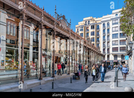 Mercado de San Miguel (San Miguel Market), Madrid, Spain Stock Photo