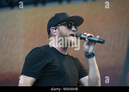 Virginia Beach, VIRGINIA, USA. 3rd June, 2018. COLE SWINDELL brings some country to the beach for the VIRGINIA BEACH PATRIOTIC MUSIC FESTIVAL in VIRGINIA BEACH, VIRGINIA on 3 JUNE 2018photo © jeff moore, Credit: Jeff Moore/ZUMA Wire/Alamy Live News Stock Photo