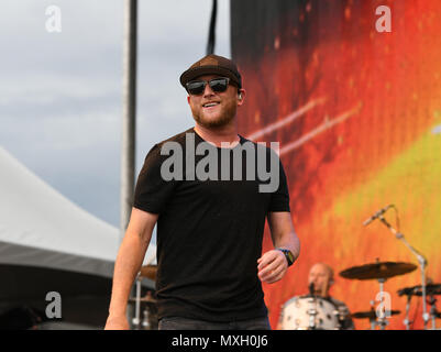 Virginia Beach, VIRGINIA, USA. 3rd June, 2018. COLE SWINDELL brings some country to the beach for the VIRGINIA BEACH PATRIOTIC MUSIC FESTIVAL in VIRGINIA BEACH, VIRGINIA on 3 JUNE 2018photo © jeff moore, Credit: Jeff Moore/ZUMA Wire/Alamy Live News Stock Photo