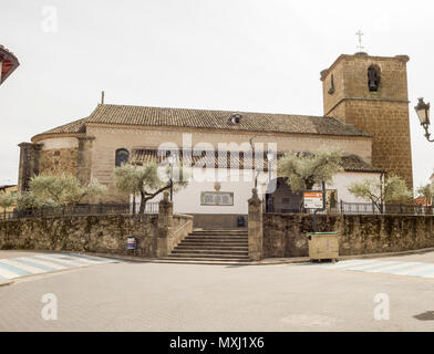 Iglesia parroquial de Nuestra Señora del Monte. Pueblo de Navalcán. Provincia de Toledo. España. Stock Photo