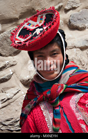 Peruvian Girl, Ollantaytambo, Peru, South America Stock Photo: 29351548 