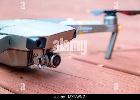 WILLIAMSBURG, VIRGINIA, USA - CIRCA DECEMBER 2017: A DJI Mavic Pro Platinum drone. Stock Photo