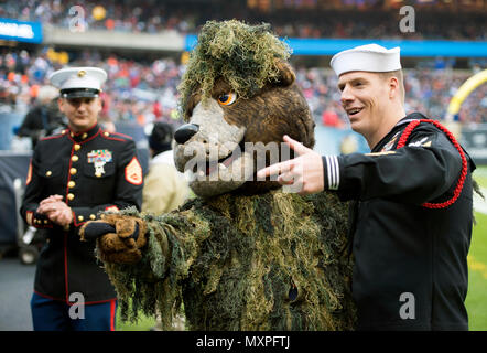 Salute to service game hi-res stock photography and images - Alamy