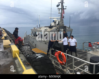 Members of Coast Guard Station Maui and the Salvation Army Hawaiian and ...