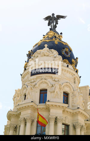 The Edifico Metropolis office building on the junction of Calle Gran Via and Calle de Alcala, Madrid, Spain. May 2018 Stock Photo