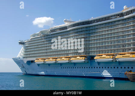 Large cruise ship moored at Philipsburg, St Maarten, Caribbean Stock Photo