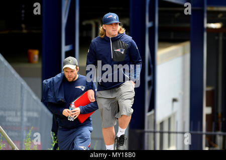 Foxborough, Massachusetts, USA. 5th June, 2018. New England Patriots safeties coach Steve Belichick heads to practice at the team's mini camp held on the practice fields at Gillette Stadium, in Foxborough, Massachusetts. Eric Canha/CSM/Alamy Live News Stock Photo