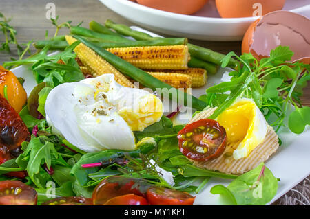 Poached Egg With Corn Vegetables, Grilled Pepper, Spinach, Arugula 