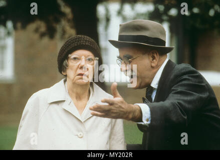 TILL DEATH US DO PART BBC TV series 1965-1975 with Dandy Nichols and Warren Mitchell Stock Photo