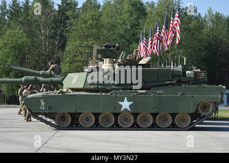 Soldiers Assigned To 2nd Battalion, 70th Armor Regiment, 2nd Armored ...