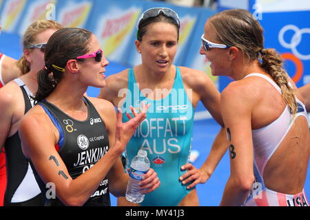 UK - Triathlon - Emma Moffatt AUS, Helen Jenkins GBR and Laura Bennett USA, Dextro Energy ITU World Championship - London, Hyde Park, 2010 Stock Photo