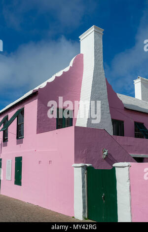 Centuries old pink Bermudian home. Stock Photo