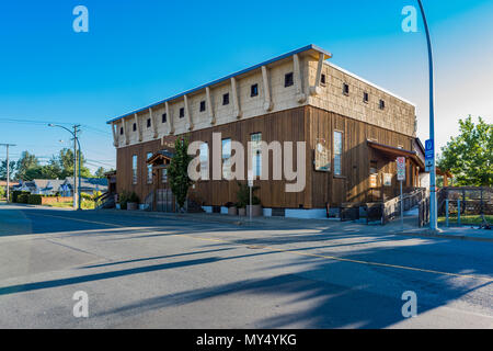 Native Sons Hall, largest free span log building in Canada, Built1928, Courtenay, Comox Valley, British Columbia, Canada. Stock Photo