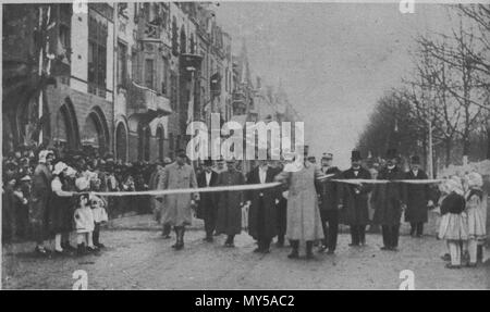331 LPDF 228 14 Thionville Pétain le maire Maud'huy le ruban Stock Photo