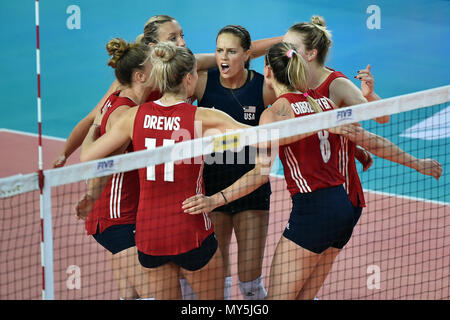 Jiangmen, China's Guangdong Province. 6th June, 2018. Players of the United States celebrate a point during the match against Brazil at FIVB Volleyball Nations League 2018 in Jiangmen City, south China's Guangdong Province, June 6, 2018. The United States won the match 3-1. Credit: Liang Xu/Xinhua/Alamy Live News Stock Photo