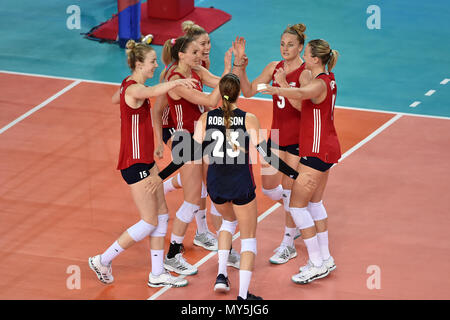 Jiangmen, China's Guangdong Province. 6th June, 2018. Players of the United States celebrate a point during the match against Brazil at FIVB Volleyball Nations League 2018 in Jiangmen City, south China's Guangdong Province, June 6, 2018. The United States won the match 3-1. Credit: Liang Xu/Xinhua/Alamy Live News Stock Photo