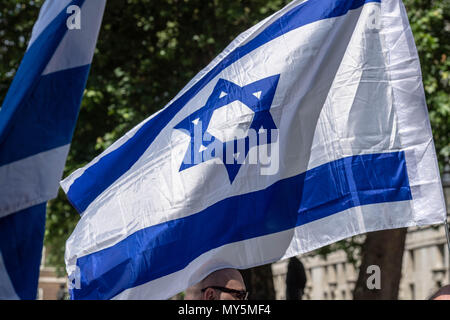 London, UK. 6th June 2018 Protests and counter protests at the visit of Benjamin Netanyahu, Prime Minister of Israel at Downing Street, Credit Ian Davidson/Alamy Live News Stock Photo