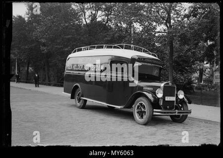 Vrachtwagen van firma C.N. van Koningsbruggen (31170842652 Stock Photo
