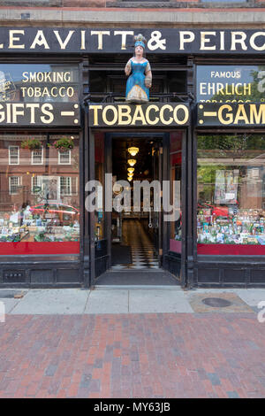 Leavitt & Peirce tobacco, games and gift shop, Harvard Square, Cambridge,  Massachusetts, USA Stock Photo