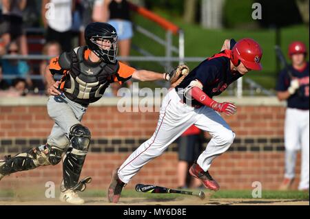 Baseball tag out hi-res stock photography and images - Alamy