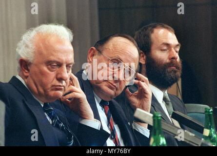 Former Soviet Foreign Minister Eduard Shevardnadze, left, inaugurates Western  Union?s money transfer service between the U.S. and Russia in Miami Beach,  Florida on Friday, Feb. 28, 1992. With the aid of Western