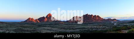 Pontok Panorama of the Spitzkoppe and Pontok mountains, Erongo region, Namibia ...