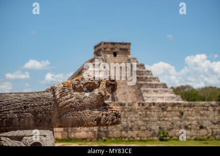 God feathered serpent mayan kukulkan quetzalcoatl Stock Photo