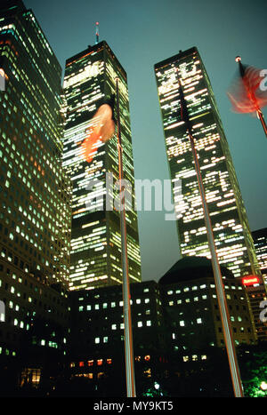 2000 HISTORICAL TWIN TOWERS (©MINORU YAMASAKI 1973) DOWNTOWN