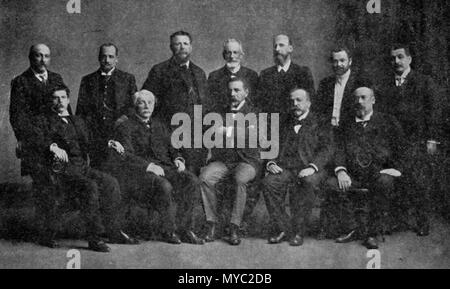 . Fotografía de los miembros de la Corte Suprema de Justicia de Chile, hacia 1908. 1908. Eduardo Poirier 124 Corte Suprema de Chile-1908 Stock Photo