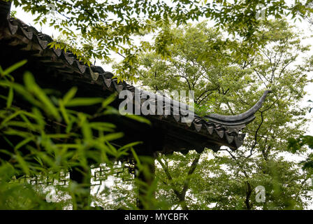 close up of traditional chinese cornice in courtyard Stock Photo