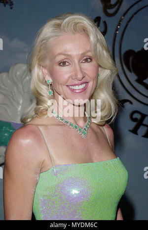 28 Oct 2000, Los Angeles, California, USA --- Original caption: The Carousel of Hope, a benefit for the Children's Diabetes Foundation was held at the Beverly Hilton, in Los Angeles. --- Image by © . / USALinda Thompson at Benefit Red Carpet Event, Vertical, USA, Film Industry, Celebrities,  Photography, Bestof, Arts Culture and Entertainment, Topix Celebrities fashion /  Vertical, Best of, Event in Hollywood Life - California,  Red Carpet and backstage, USA, Film Industry, Celebrities,  movie celebrities, TV celebrities, Music celebrities, Photography, Bestof, Arts Culture and Entertainment,  Stock Photo