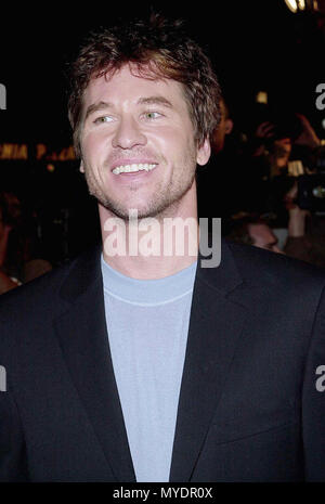 06 Nov 2000, Los Angeles, California, USA --- Original caption: Red Planet premiere was held at the Westwood Village Theatre in Los Angeles. --- Image by © . / USAVal Kilmer Appearing at Premiere 217 Red Carpet Event, Vertical, USA, Film Industry, Celebrities,  Photography, Bestof, Arts Culture and Entertainment, Topix Celebrities fashion /  Vertical, Best of, Event in Hollywood Life - California,  Red Carpet and backstage, USA, Film Industry, Celebrities,  movie celebrities, TV celebrities, Music celebrities, Photography, Bestof, Arts Culture and Entertainment,  Topix,  vertical, one person,  Stock Photo