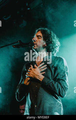 Switzerland, Zürich - June 6, 2018. The Northern Irish rock band Snow Patrol performs a live concert at the NRJ Live Session at Kaufleuten in Zürich. Here singer and guitarist Gary Lightbody is seen live on stage. (Photo credit: Gonzales Photo - Tilman Jentzsch). Credit: Gonzales Photo/Alamy Live News Stock Photo
