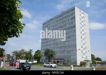 Thornaby on Tees, UK.7th June 2018.Housing Group,Thirteen, announce that five of their high rise buildings are to be demolished due to concerns over their long term safety.These include Anson House and Hudson House in Thornaby town centre. Credit: David Dixon/Alamy Live News Stock Photo