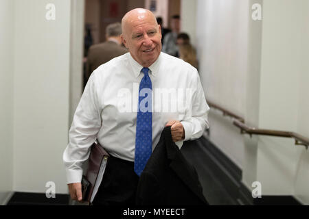 Washington, DC, USA. 7th June, 2018. Kevin Brady, Republican of Texas, walks to a meeting of United States House of Representatives Republican members in the basement of the United States Capitol Building on June 7, 2018 in Washington, DC, USA. The Republican members are discussing immigration policy changes. Credit: Alex Edelman/CNP | usage worldwide Credit: dpa/Alamy Live News Stock Photo