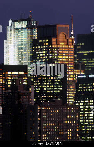 1992 HISTORICAL SKYSCRAPERS MIDTOWN MANHATTAN NEW YORK CITY USA Stock Photo