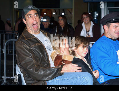 Brad Garrett  with kids arriving at The  Ice Age: The Meltdown' World Premiere at the Grauman's Chinese Theatre in Los Angeles. March 19, 2006.04 GarrettBrad092  Event in Hollywood Life - California, Red Carpet Event, USA, Film Industry, Celebrities, Photography, Bestof, Arts Culture and Entertainment, Celebrities fashion, Best of, Hollywood Life, Event in Hollywood Life - California, Red Carpet and backstage, Music celebrities, Topix, Couple, family ( husband and wife ) and kids- Children, brothers and sisters inquiry tsuni@Gamma-USA.com, Credit Tsuni / USA, 2006 to 2009 Stock Photo