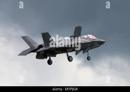 F35 Lightning fighter planes at RAF Marham Stock Photo - Alamy