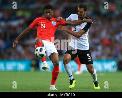 England's Marcus Rashford (left) and Costa Rica's Celso Borges battle for the ball during the International Friendly match at Elland Road, Leeds. Stock Photo
